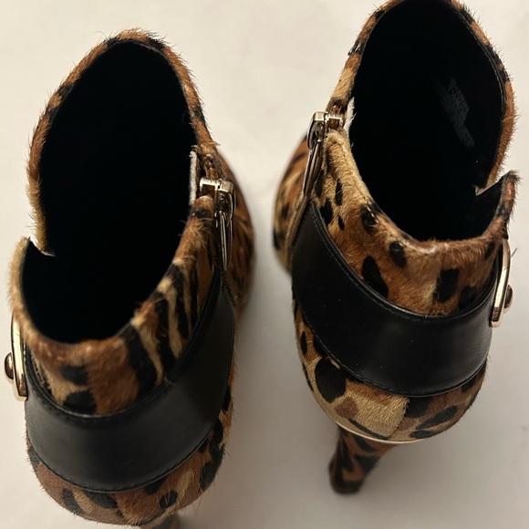 Vince Camuto Animal Print Calf Hair Booties NEW - Picture 6 of 7